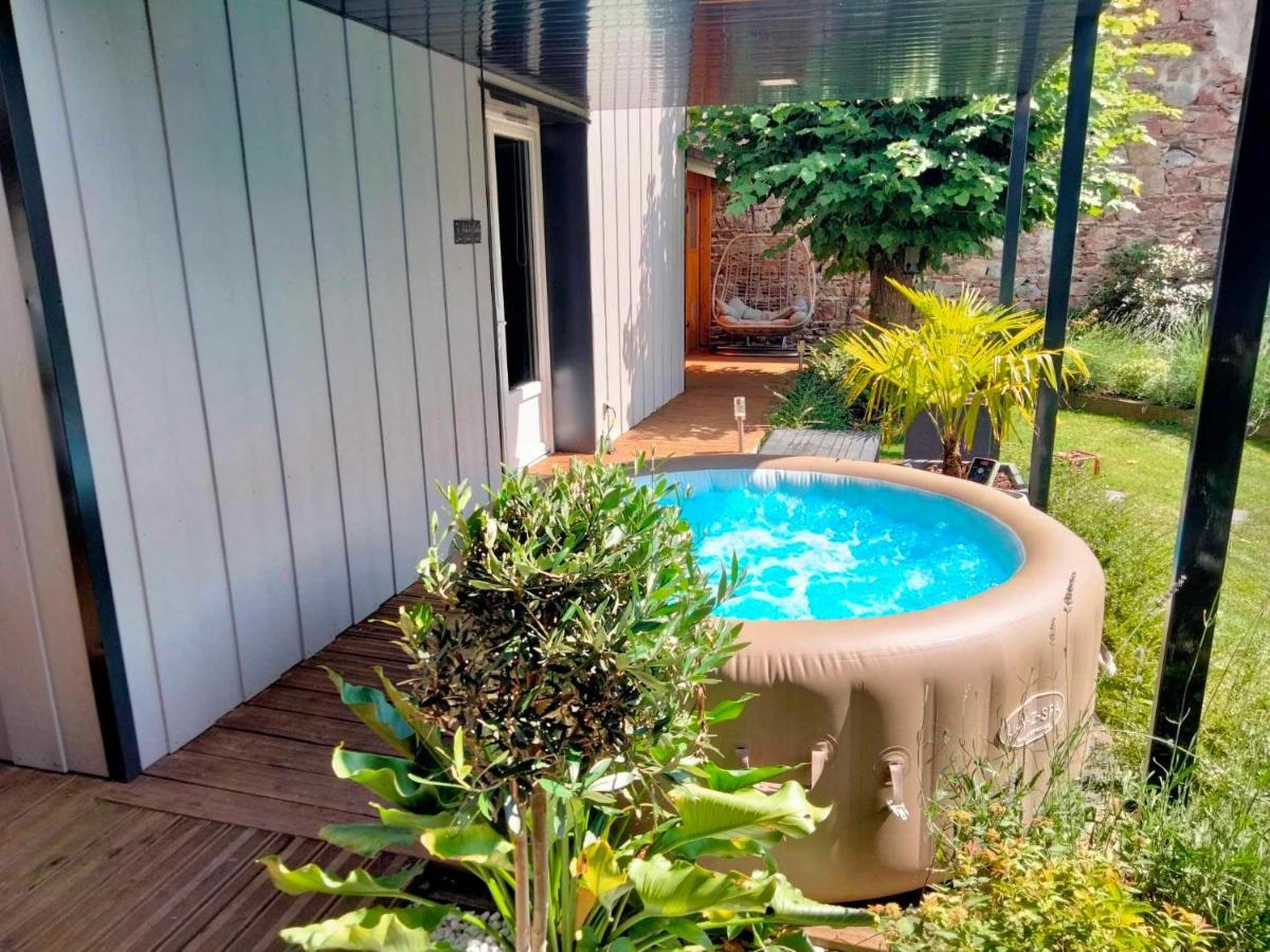 Sejour Au Jardin De Cupidon Avec Jacuzzi Et Sauna Balbigny ภายนอก รูปภาพ