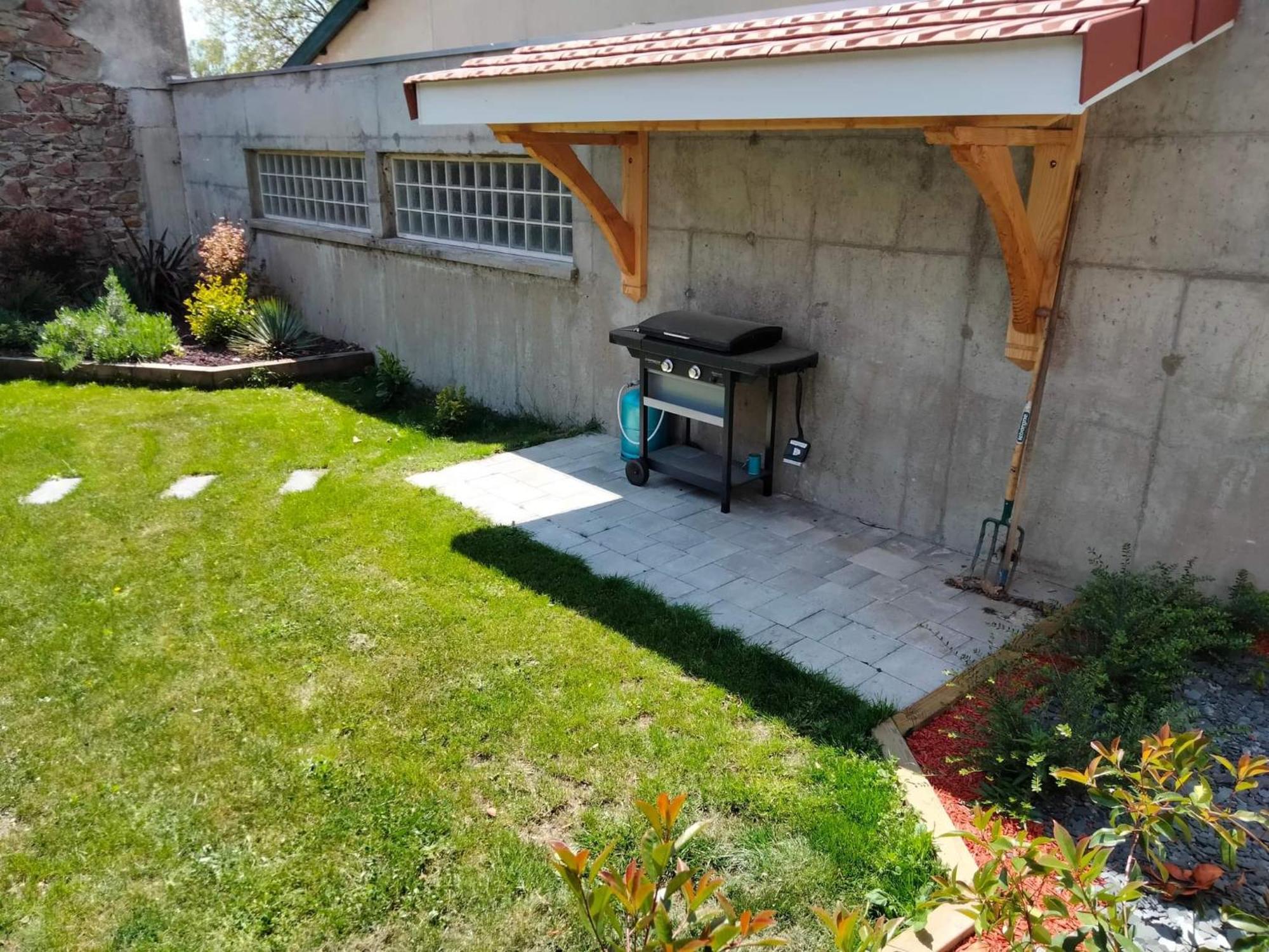 Sejour Au Jardin De Cupidon Avec Jacuzzi Et Sauna Balbigny ภายนอก รูปภาพ